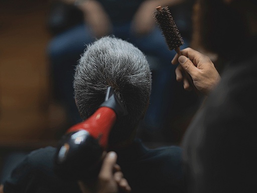 Shampoing, coupe et massage crânien
